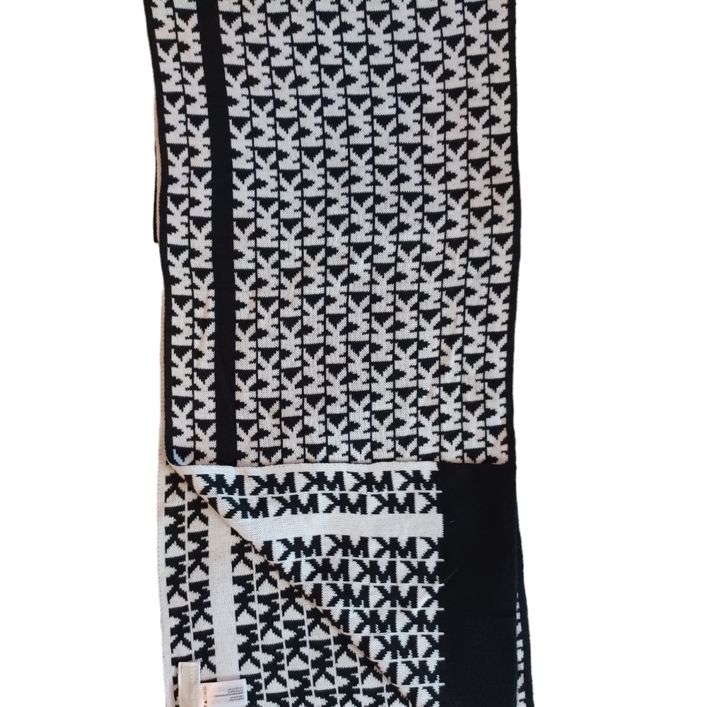 Michael Kors Logo Double-sided Scarf For Him Or Her - Picture 3 of 6